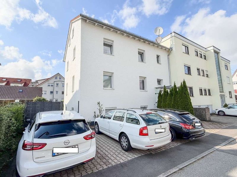 Modernisiertes 4-Familienhaus fußläufig zur S-Bahn